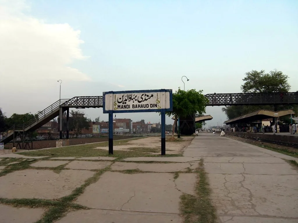 Rent a car in Mandi Bahauddin, Punjab